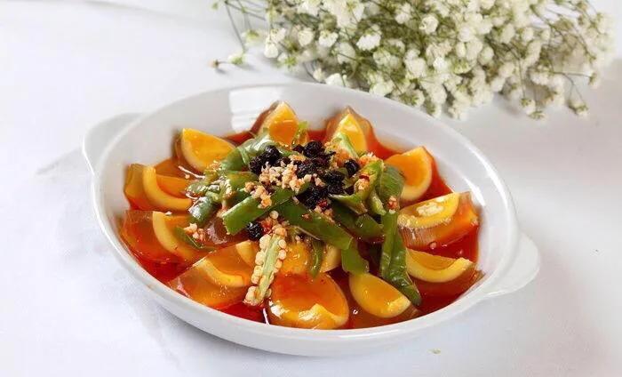 蛋怎么变成松花蛋,带皮的松花蛋怎么处理