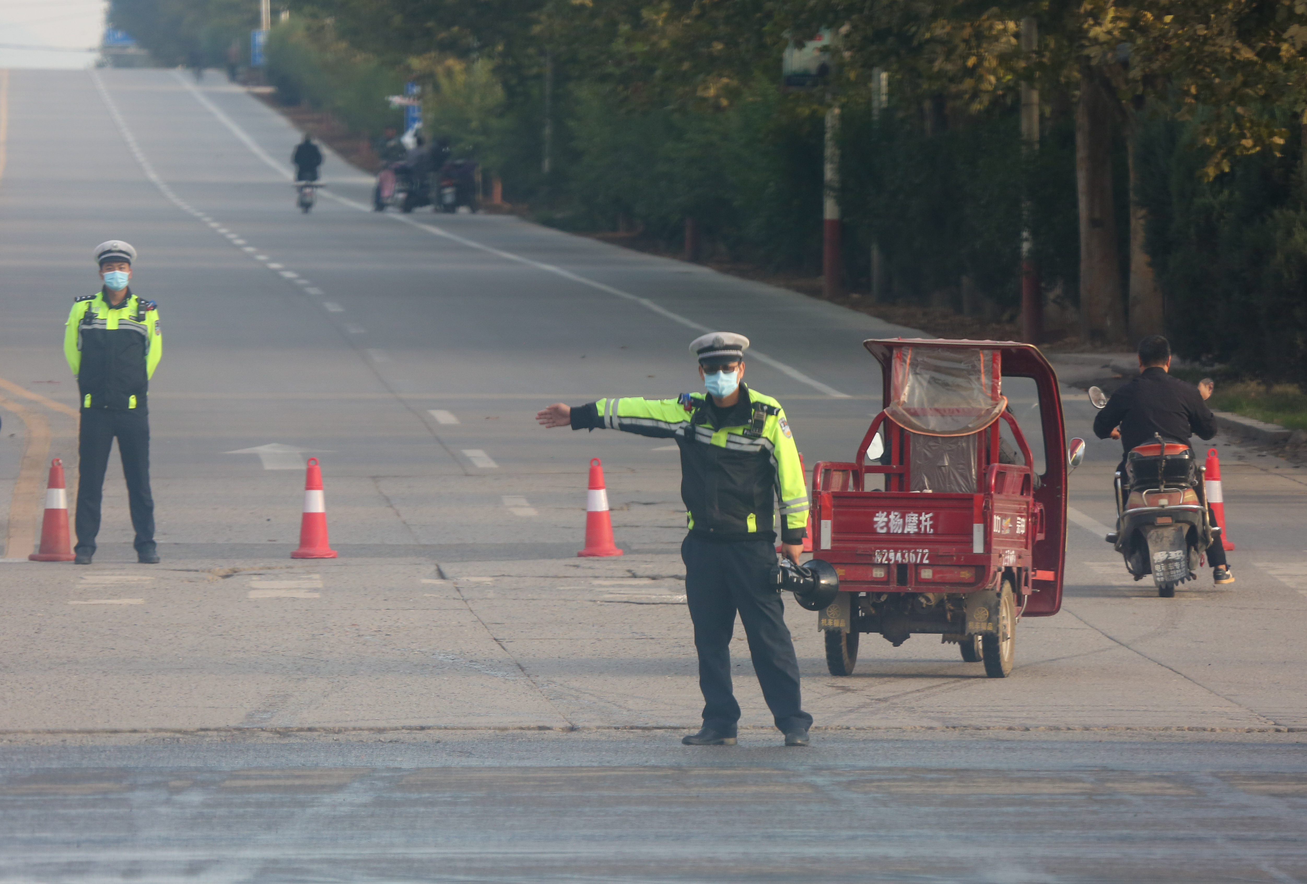河北通勤车坠河救援进展,河北通勤车坠河事件