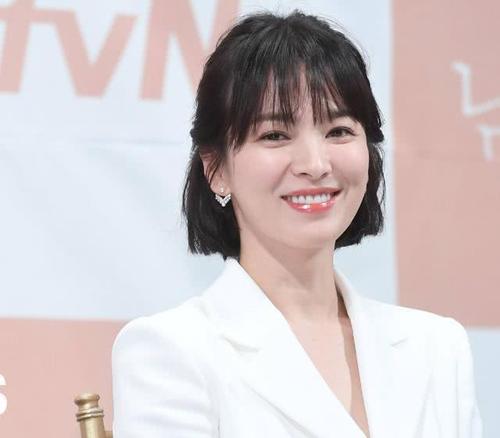 宋慧乔烟熏妆口红,宋慧乔化浓妆被吐槽