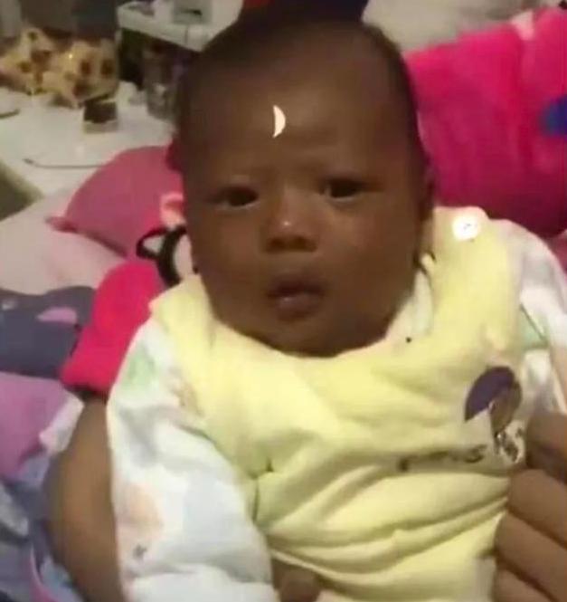 母乳给孩子擦脸治疗湿疹吗,婆婆用母乳洗自己的脸