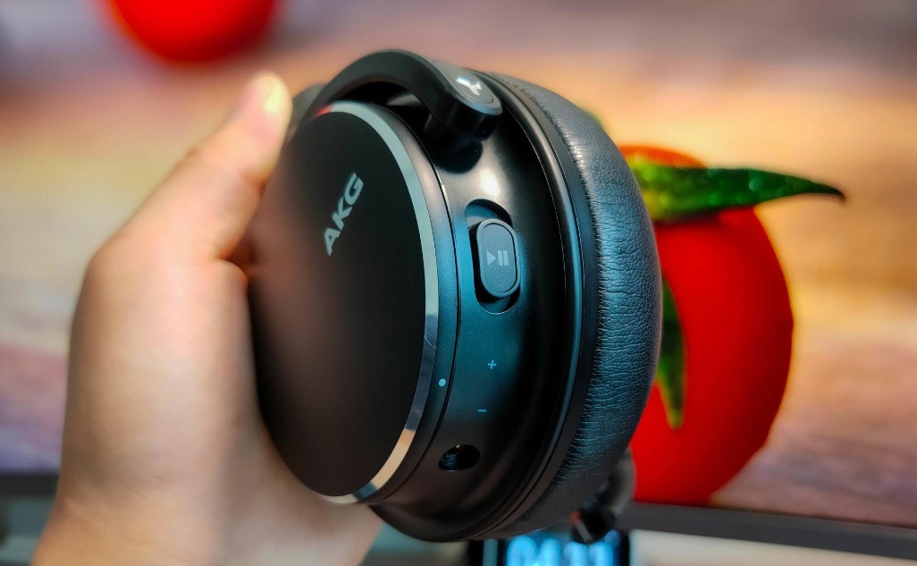 1499售价！拥有快充主动降噪环境感知以及续航25h，AKG新品值吗？