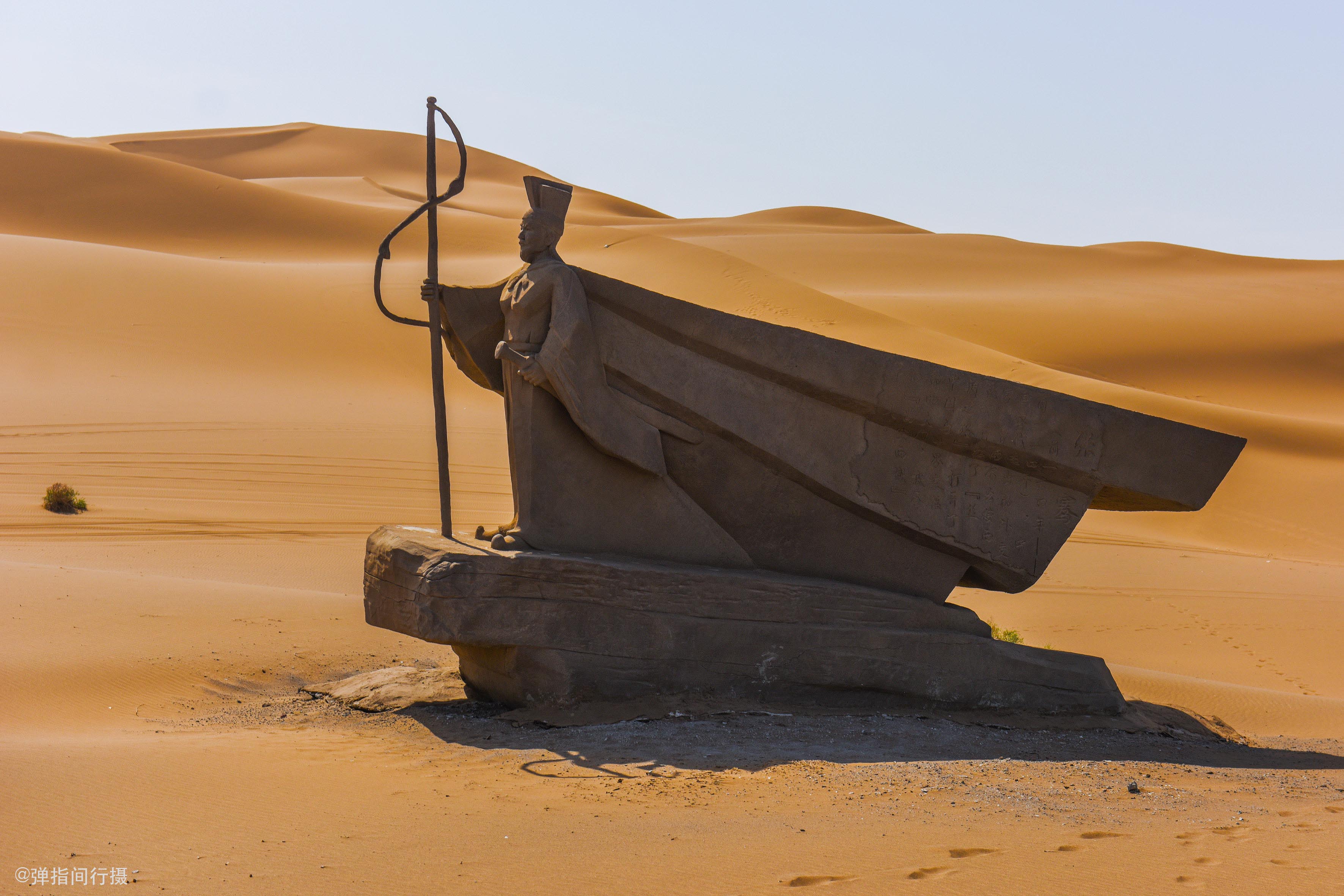 南疆神秘红沙漠简介,南疆第一大沙漠