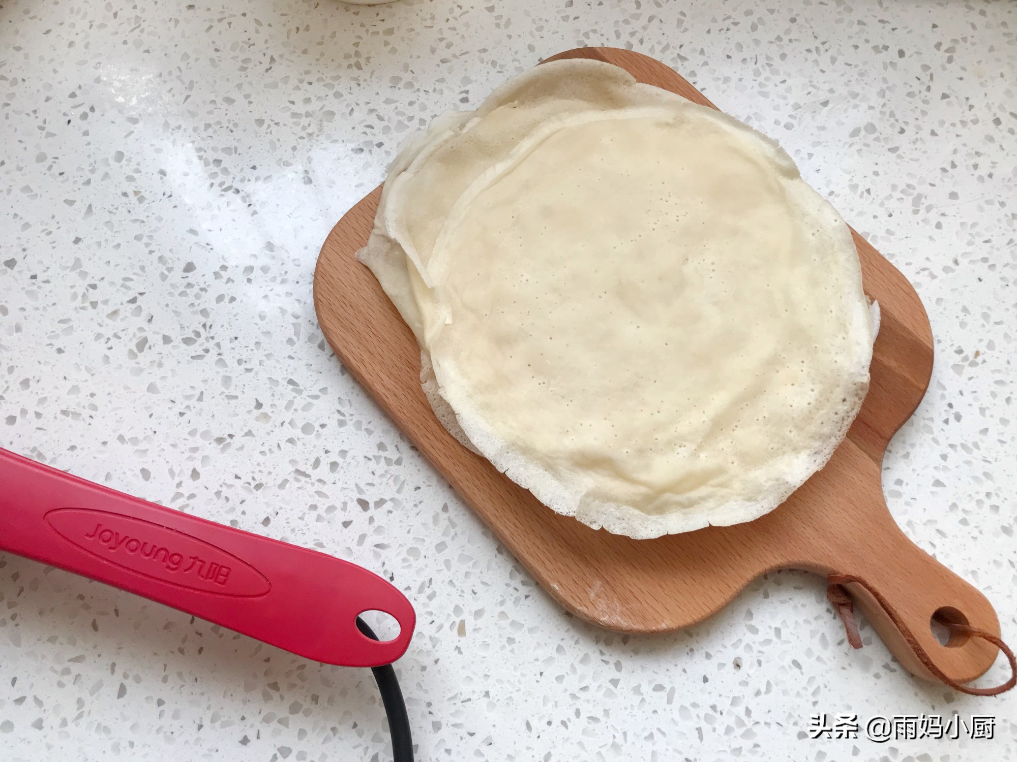 想吃煎饼不用买，在家自制5分钟烙10个，美味又下饭，全家都爱吃