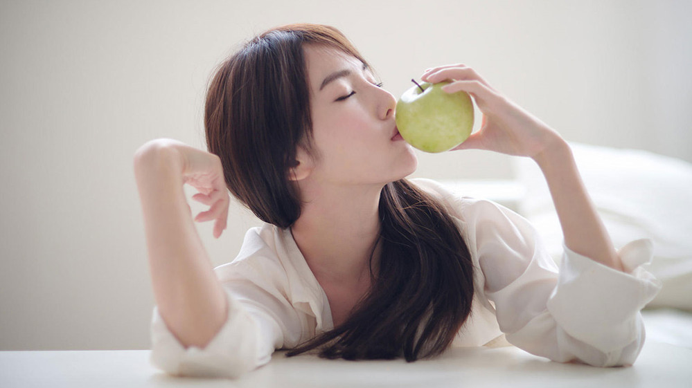 孕吐有妙招教你几步减轻早孕反应,孕吐反应怎么克服