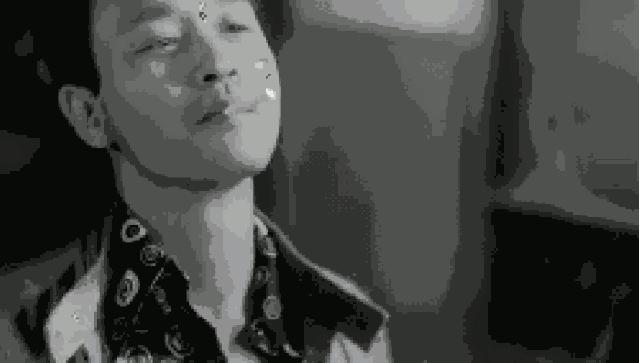 尽管少儿不宜，但电影中的抽烟镜头，竟如此迷人