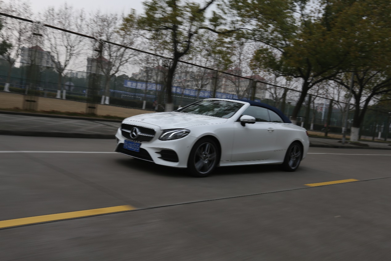 自有格调优雅随行试驾奔驰E2004MATIC敞篷轿跑