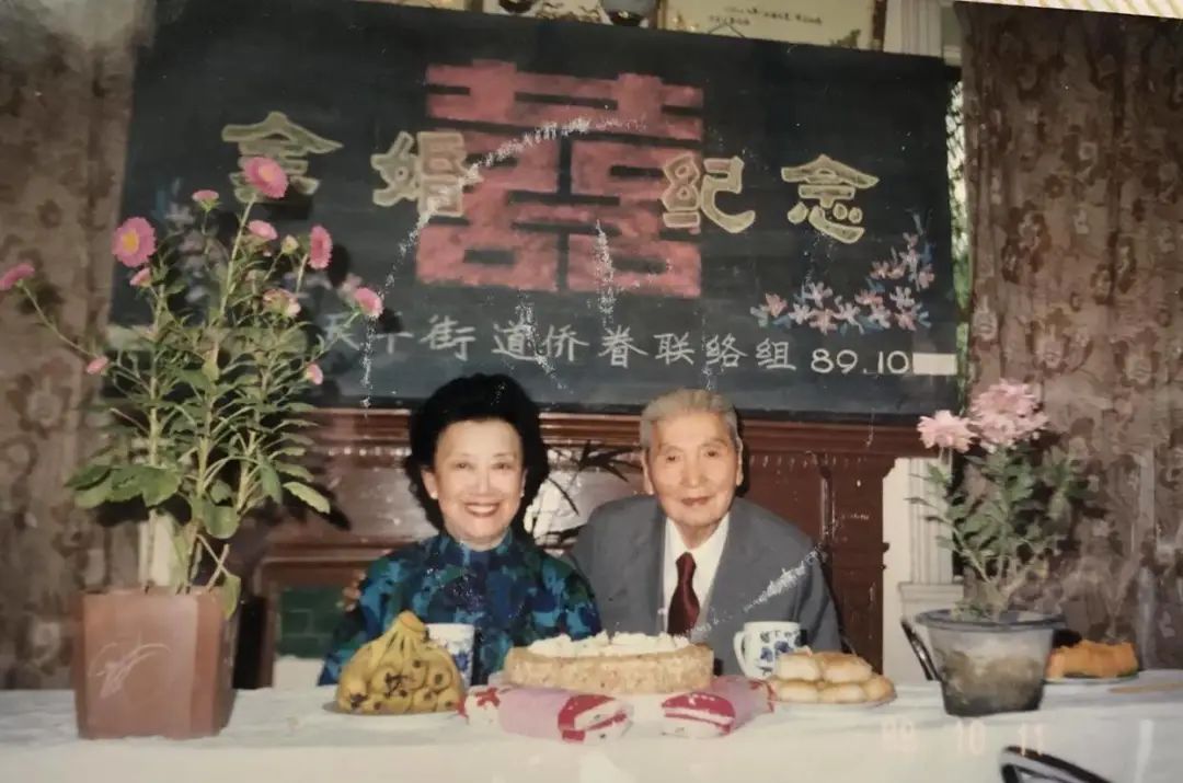 生父逼婚，丈夫出轨，她怒提离婚后，活成上海滩第一名媛