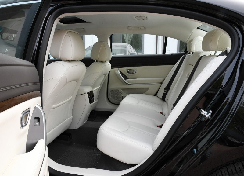 车长近5米,为冲击高端市场而来,荣威中型车950为何月销0台?