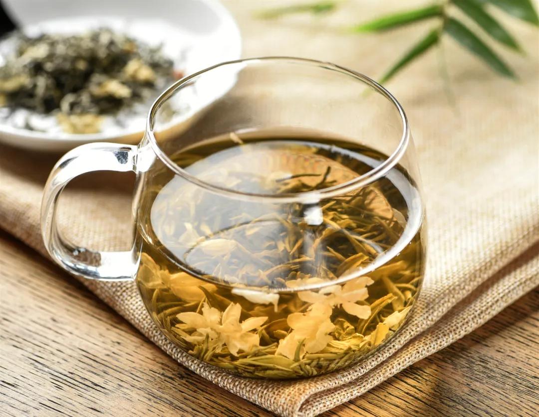 女生喝什么茶养皮肤最有效,茉莉花茶美白功效