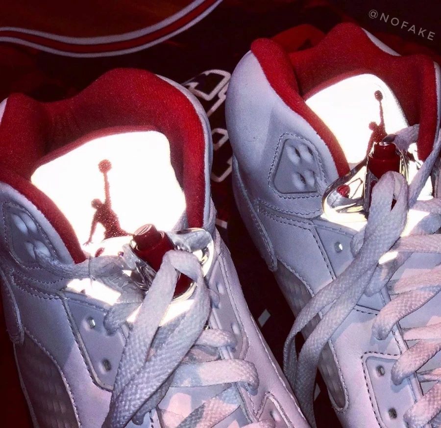 联名算个P！AJ5的30周年纪念最重磅的必须是它