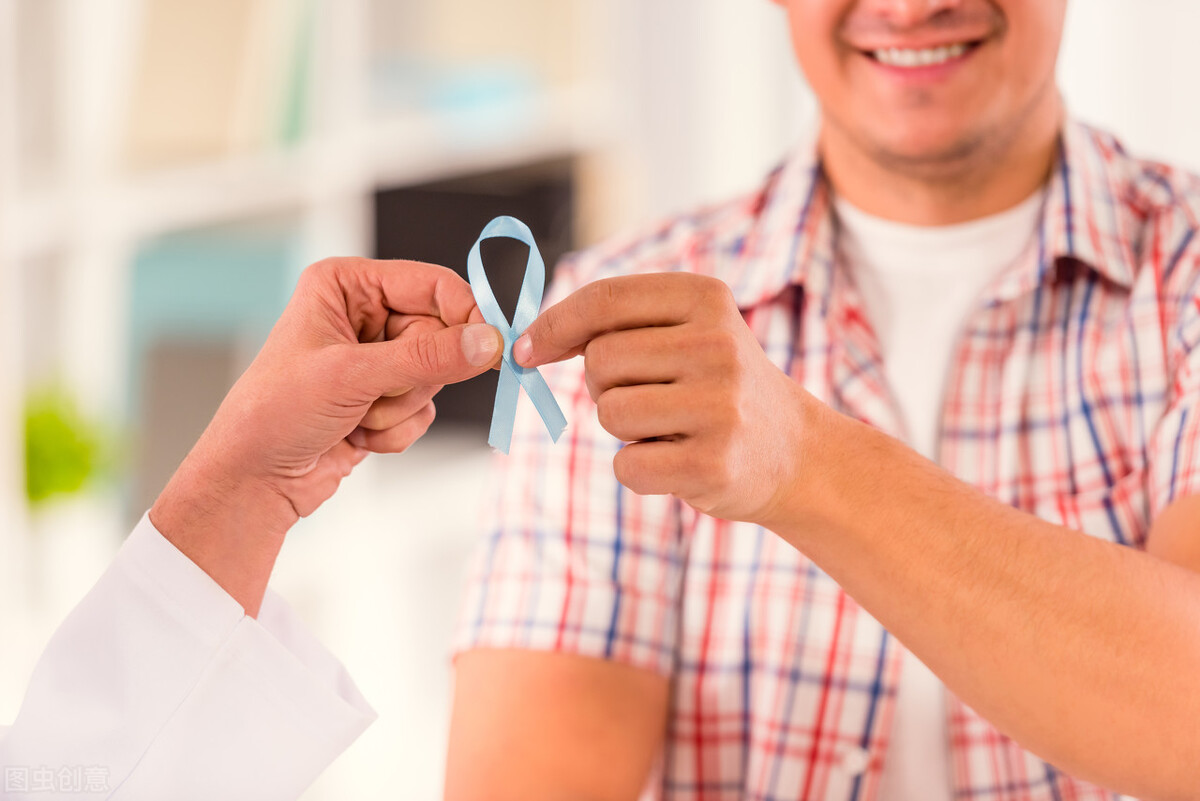 医生解答：前列腺增生的患者应该多喝水还是少喝水呢？