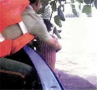 26年洪水中被救的女孩,洪水中被救的小女孩23年后