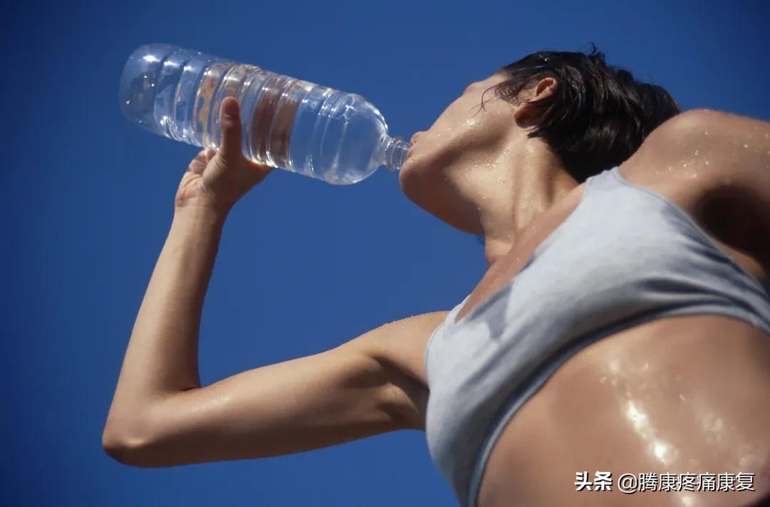 小腿膝关节疼痛是什么原因,小腿窝疼痛是什么原因造成的