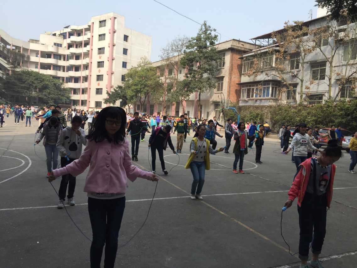 中学生女生正常身高,现在女孩子身高标准多高