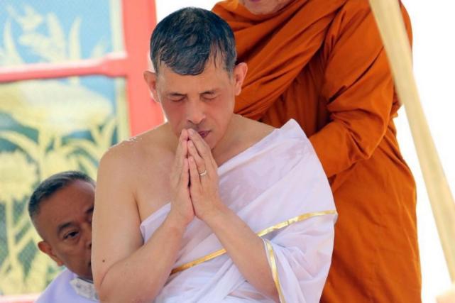 泰王带妃子去旅游,泰王带妃子旅游