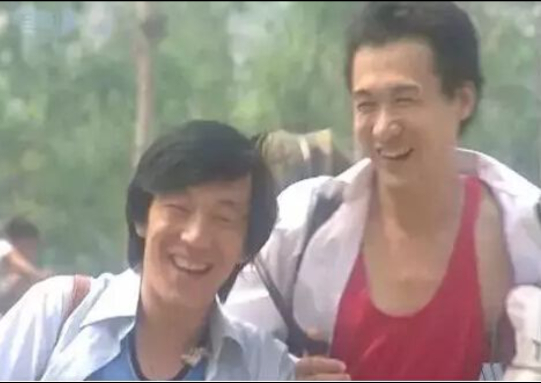 他是演艺圈“三无”艺人：无颜值无身高无肌肉，他的作品却零差评