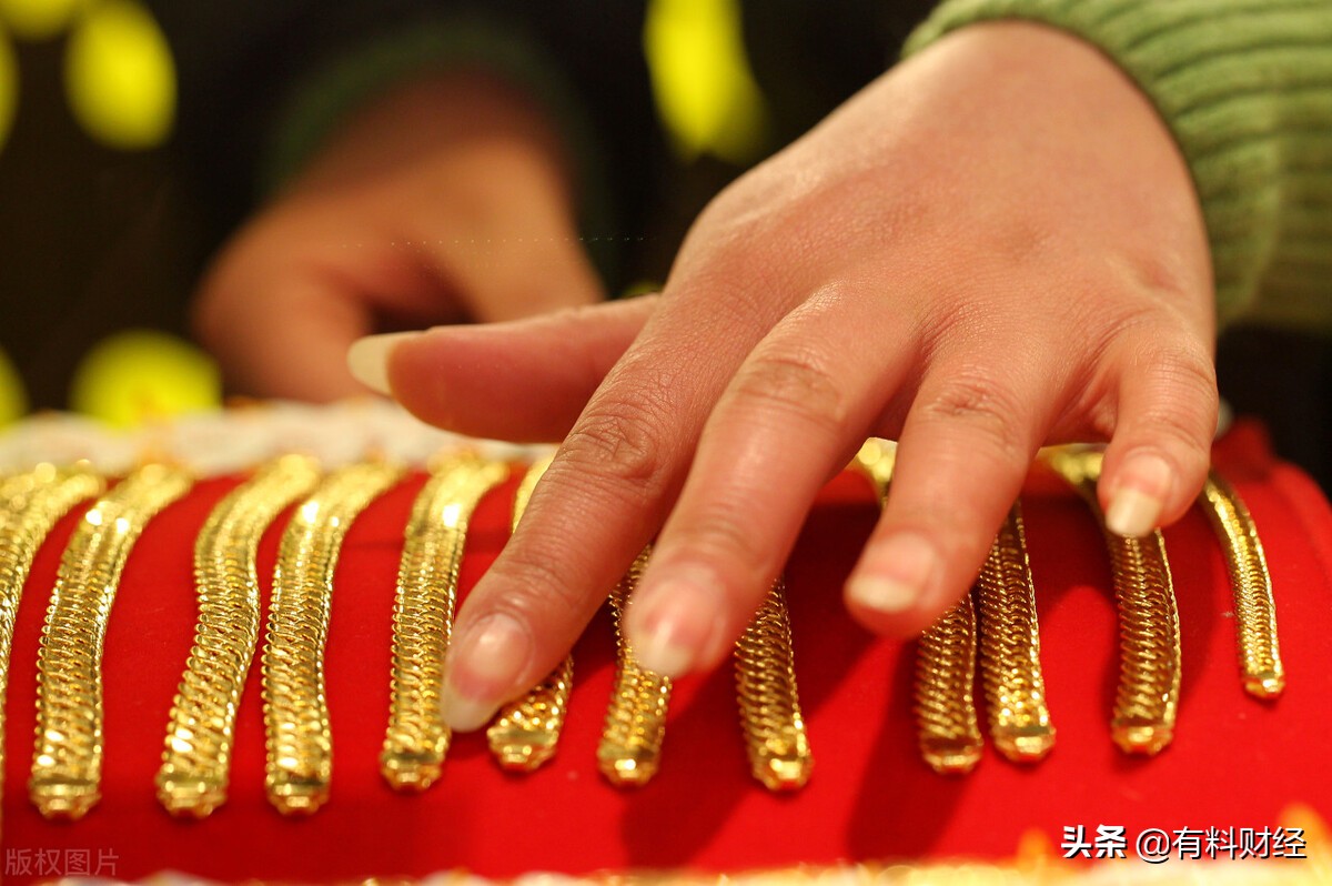 今日金价对比8月6日黄金价格,今日金价5月13日黄金价格