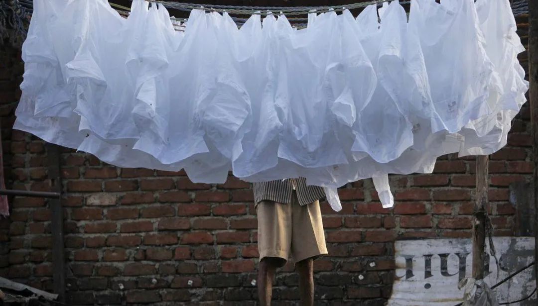 疫情失控的印度的大型洗衣场