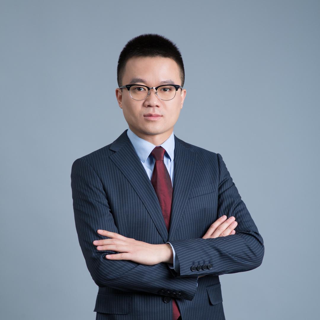 近三年业绩累计增长700%,近三年业绩增长排名