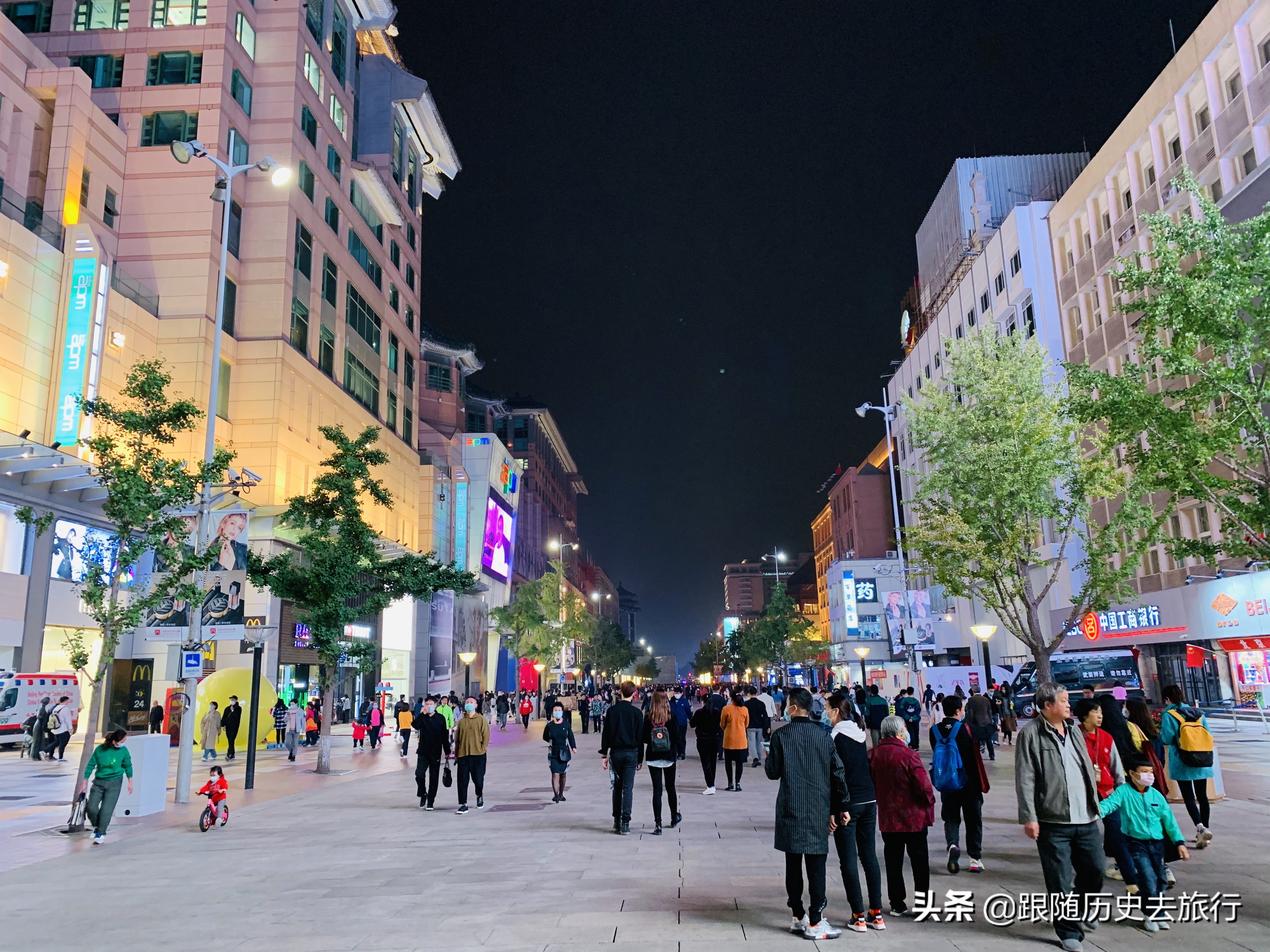 北京王府井冷清,北京王府井商业街冷清的现状