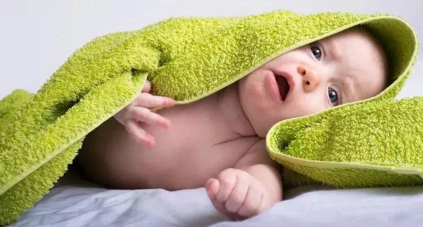 儿童反射性咳嗽,宝宝的咳嗽声像是要吐一样