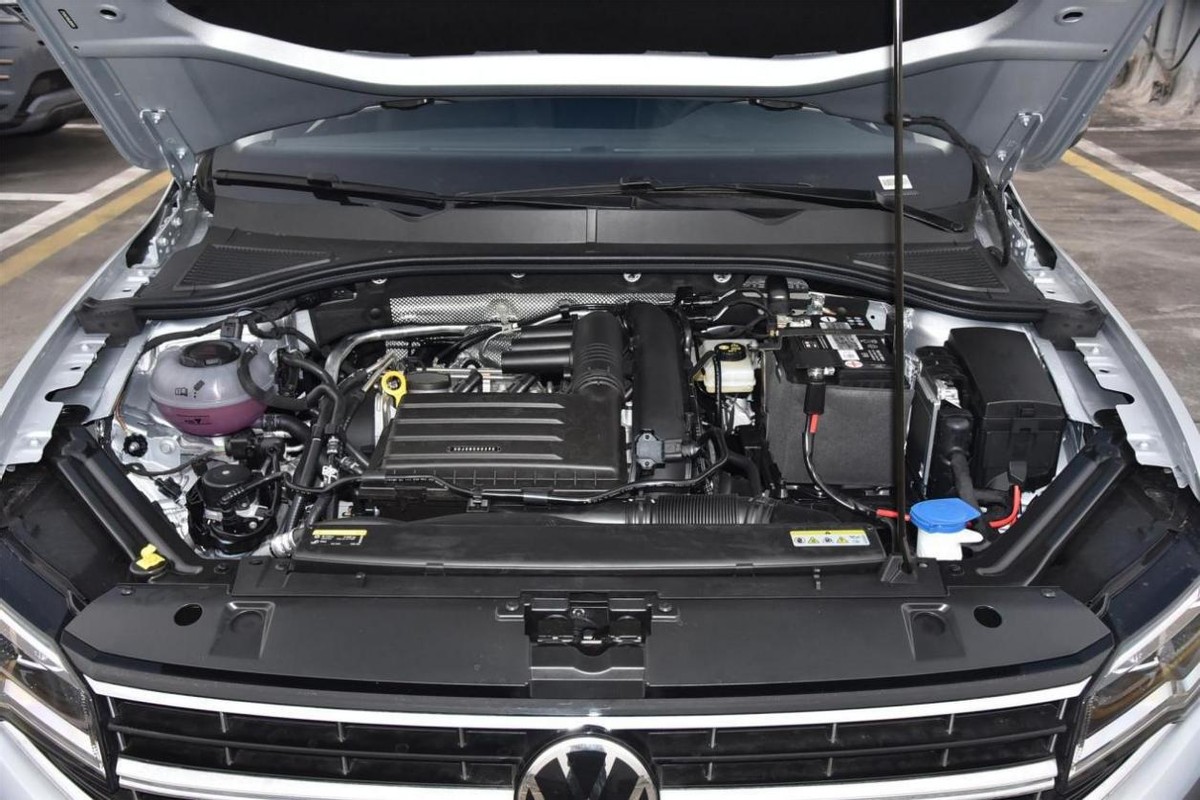 裸车10万入手大众宝来到底值不值,05年的宝来1.8手动现在油耗要多少