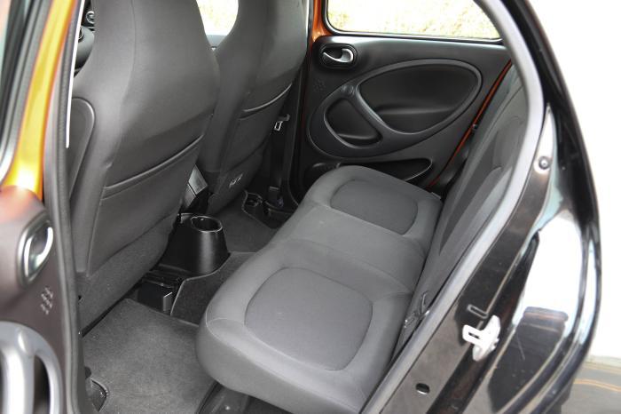 smart四门选哪个版本,smartforfour灵动版跟激情版区别