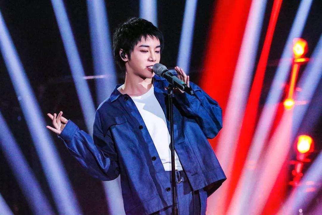 华晨宇唱我们完整版,华晨宇唱我们这首歌的片段