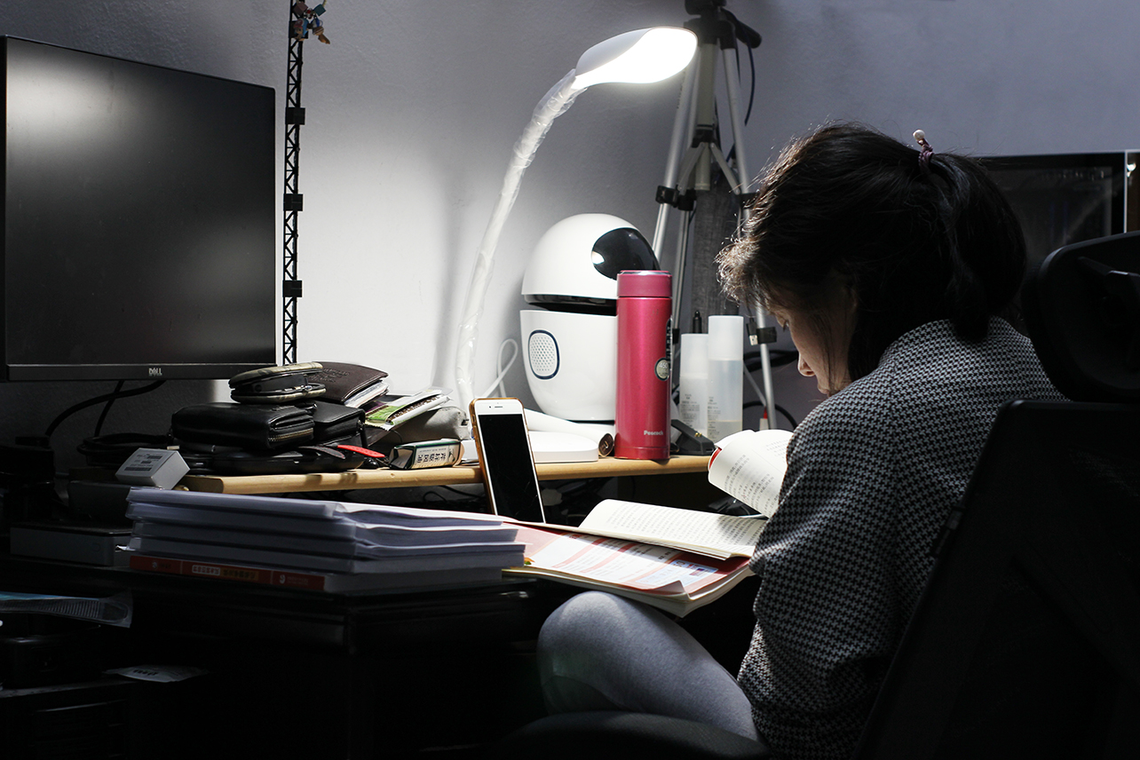 led护眼小台灯书桌学习,巴斯夫小太阳