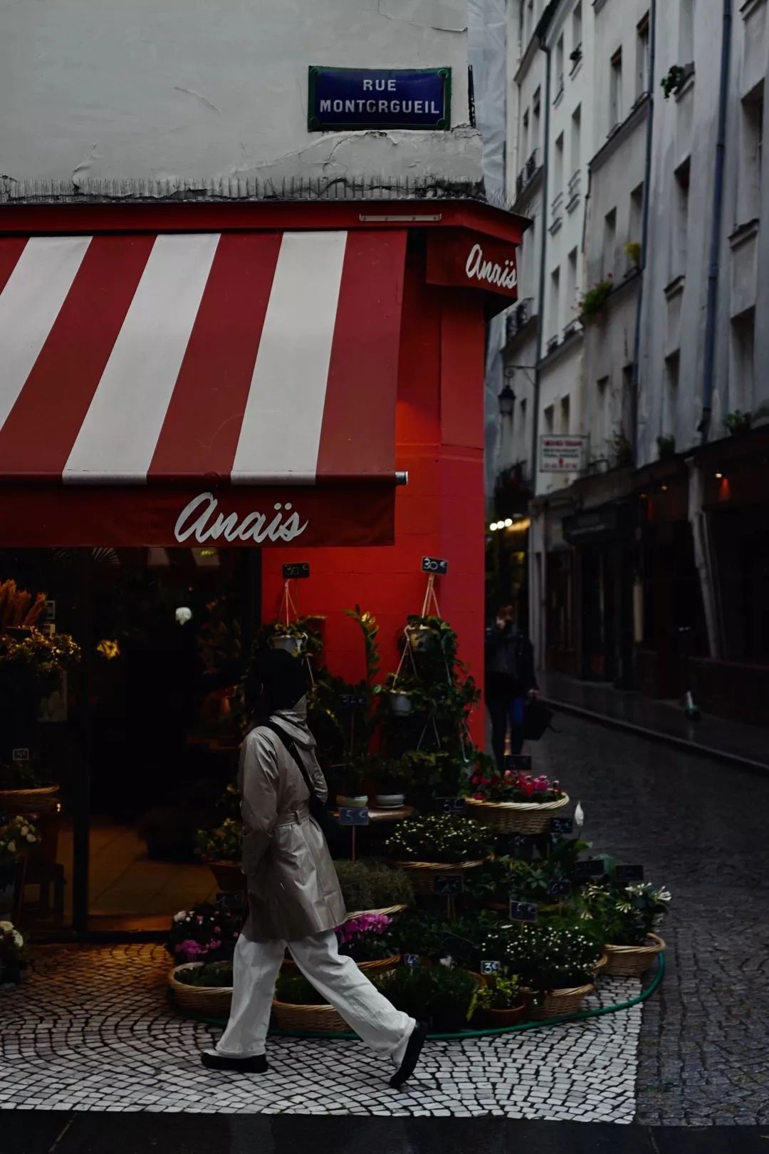 雨衣全身防暴雨好看,雨衣既能防水还能御寒