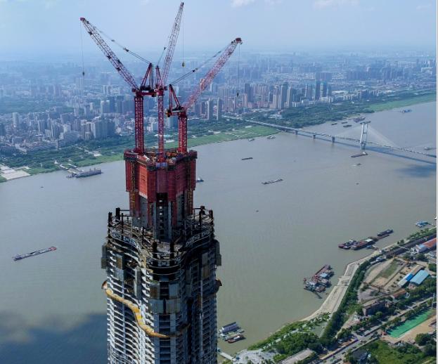 武汉绿地中心大厦封顶了没,武汉绿地中心建成世界第一高楼