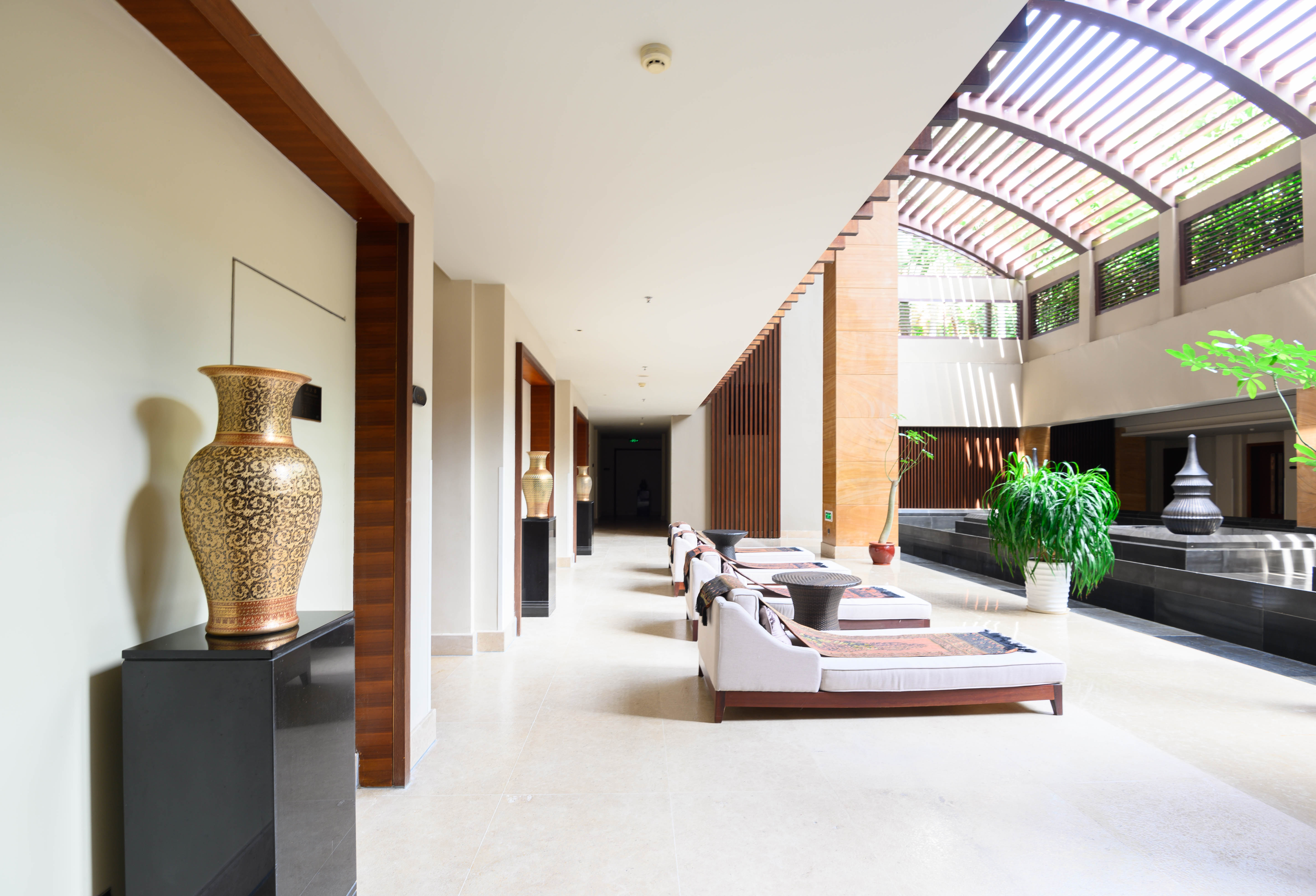 夏天的三亚海边有多热,三亚的夏天比广州和深圳都要凉快