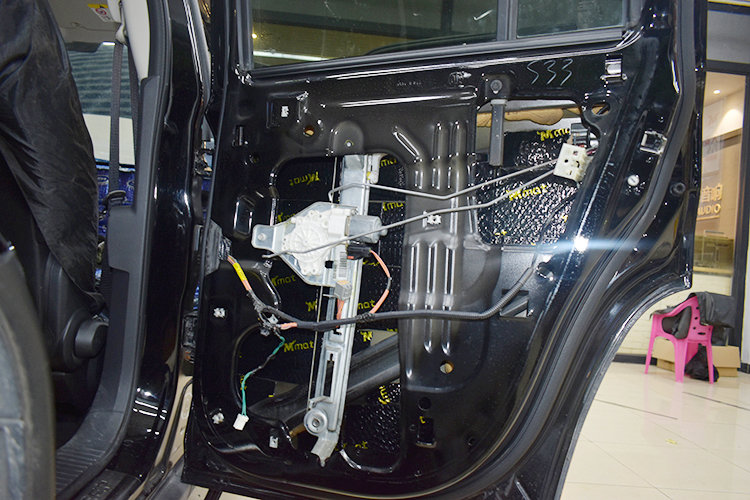 佛山首指-大能汽车隔音,吉普汽车隔音改装大能、大麦隔音除异味