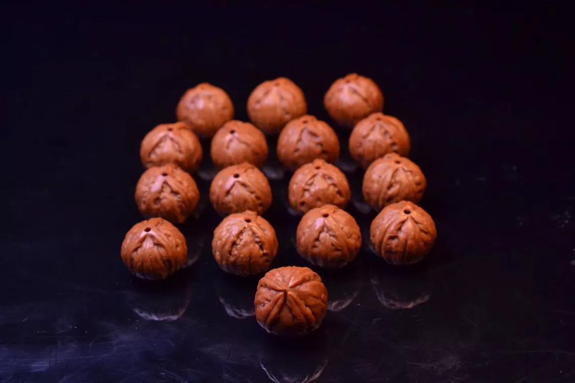 真正三棱核桃,你见过这样的三棱核桃吗