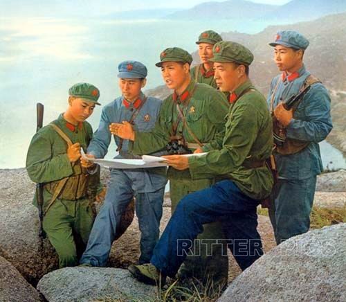 难忘74式军服——海军恢复水兵服，女兵穿上了裙子