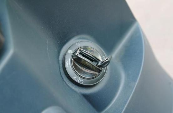 电动车爱玛雅迪小鸟哪个质量较好,3000多的雅迪爱玛电动车实测