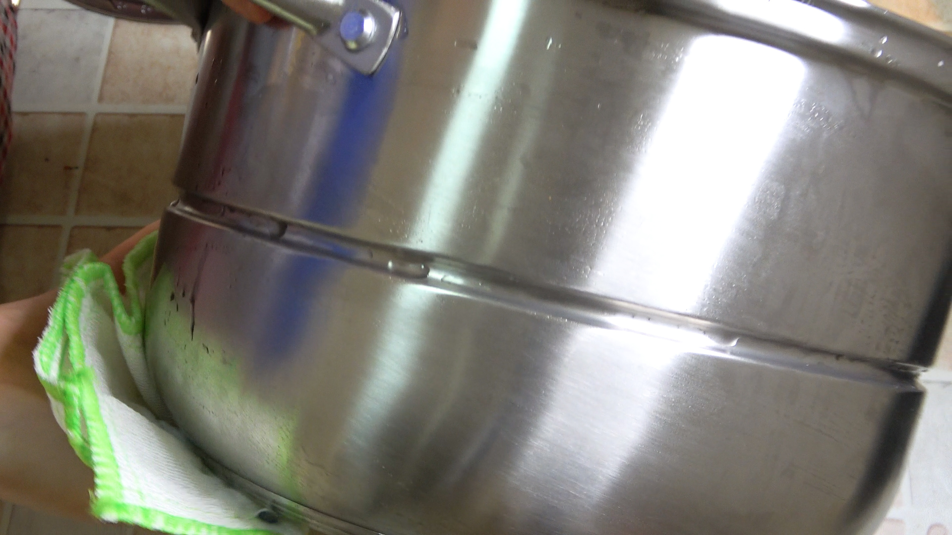 304不锈钢锅蒸锅第一次用怎么开锅,新不锈钢锅的正确保养方法