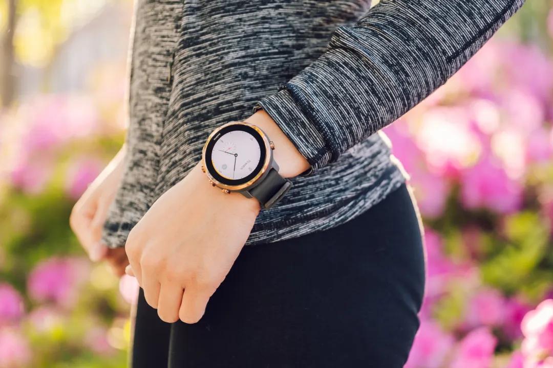 suunto手表哪个系列好,suunto颂拓7智能运动双系统手表