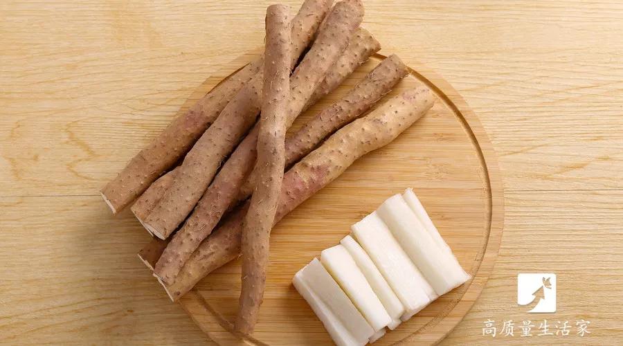 山药去皮一根筷子就能搞定，手不粘也不痒，简单又快