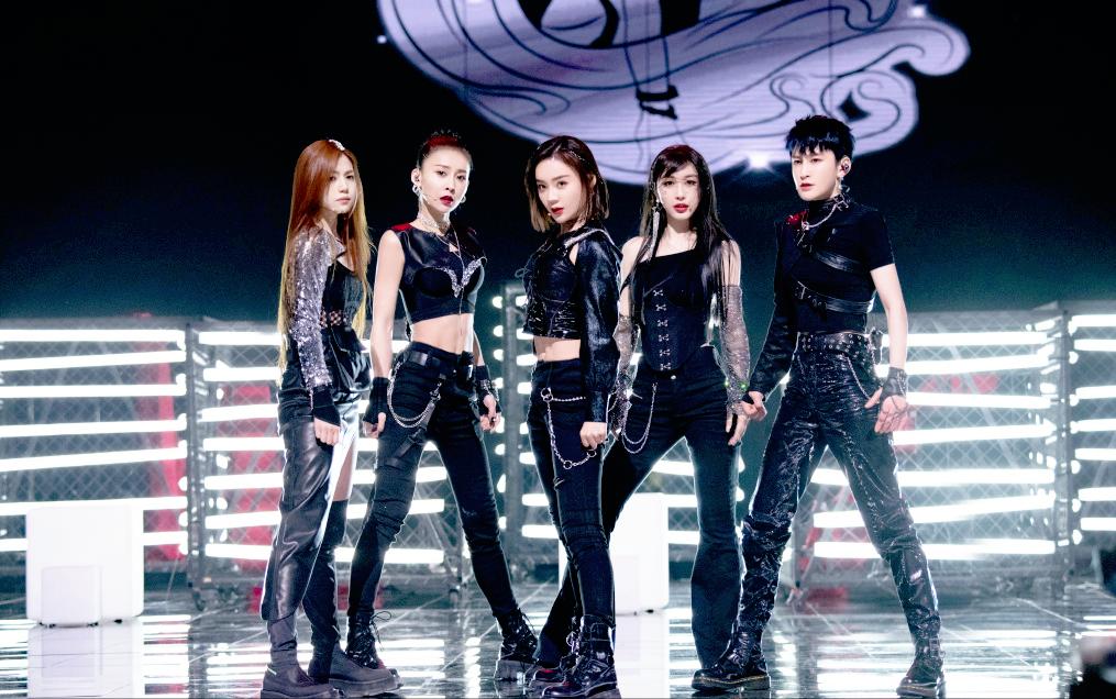 王朔谈娱乐圈事件,王朔搅动娱乐圈