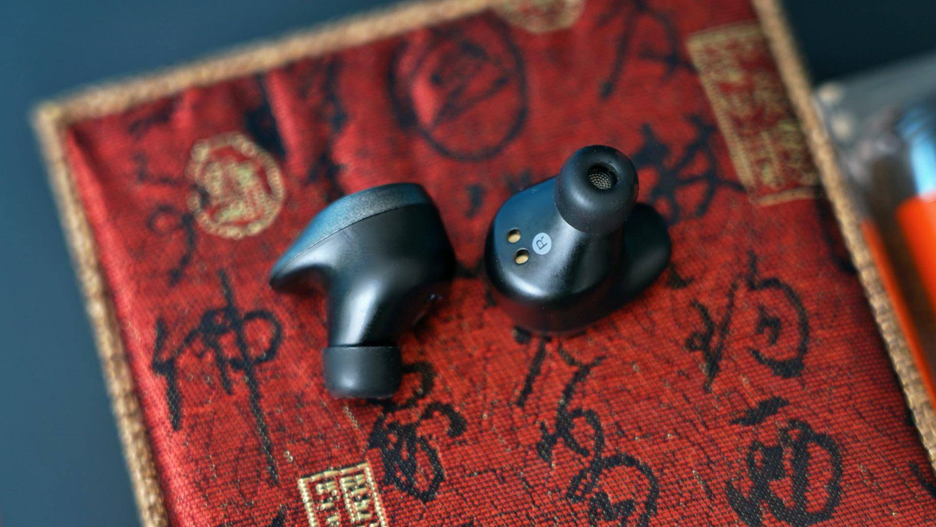 耳机可插卡真无线,惠威aw76真无线耳机怎么样