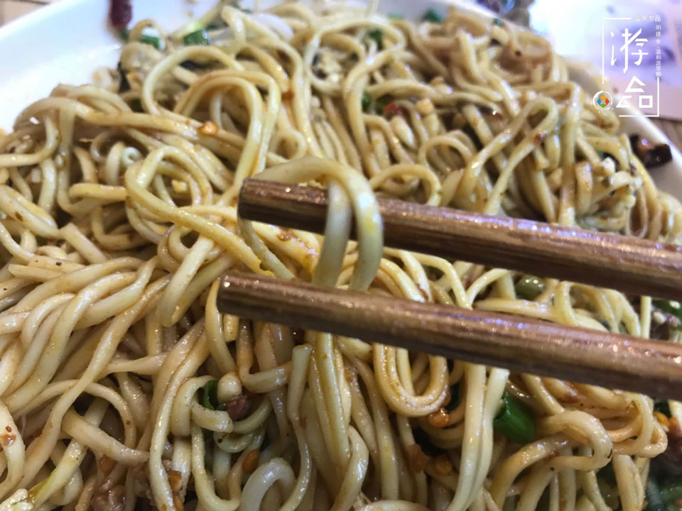 好吃到爆的宜宾燃面,正宗宜宾风味燃面