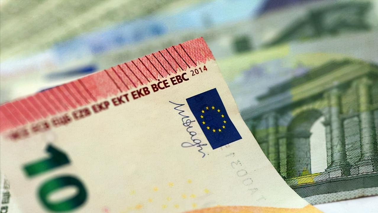 为什么美国的钱可以叫美金,美国人将美元称之为人民币吗