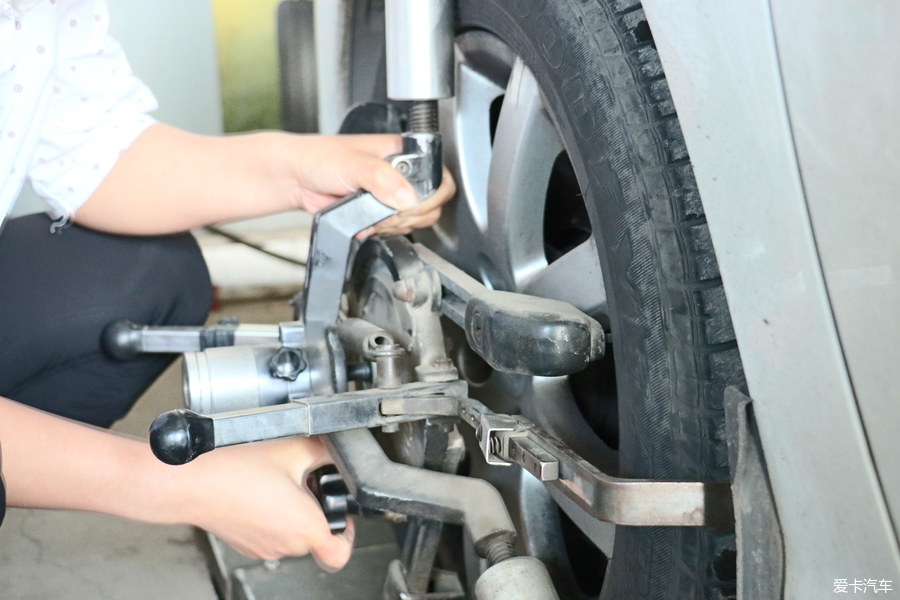 汽车5万km左右需要更换哪些零件,30万公里的车应该换哪些零部件