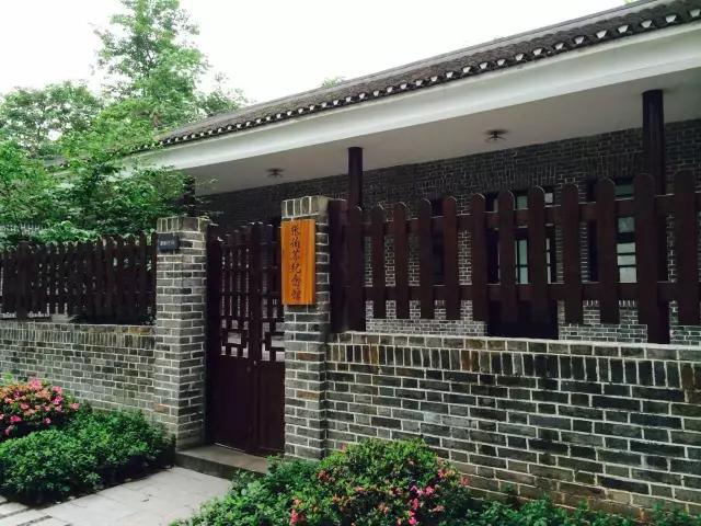 允公允能日新月异英语怎么说,允公允能日新月异英文