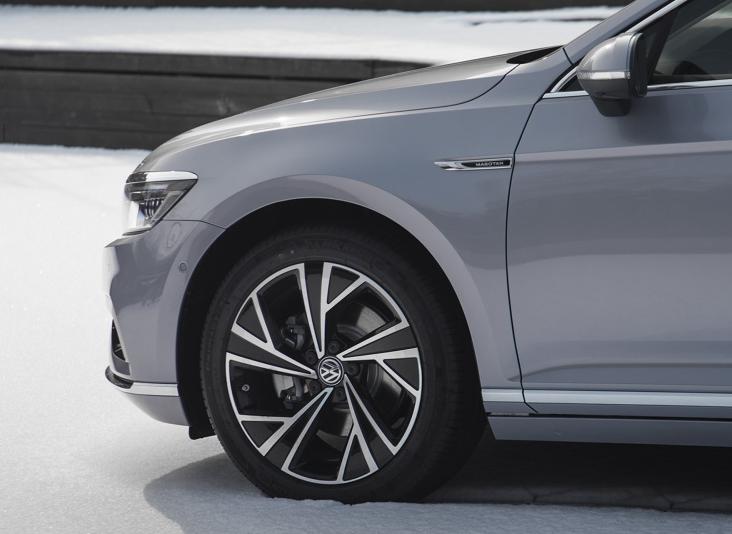 30天卖207万车,30天卖19辆车