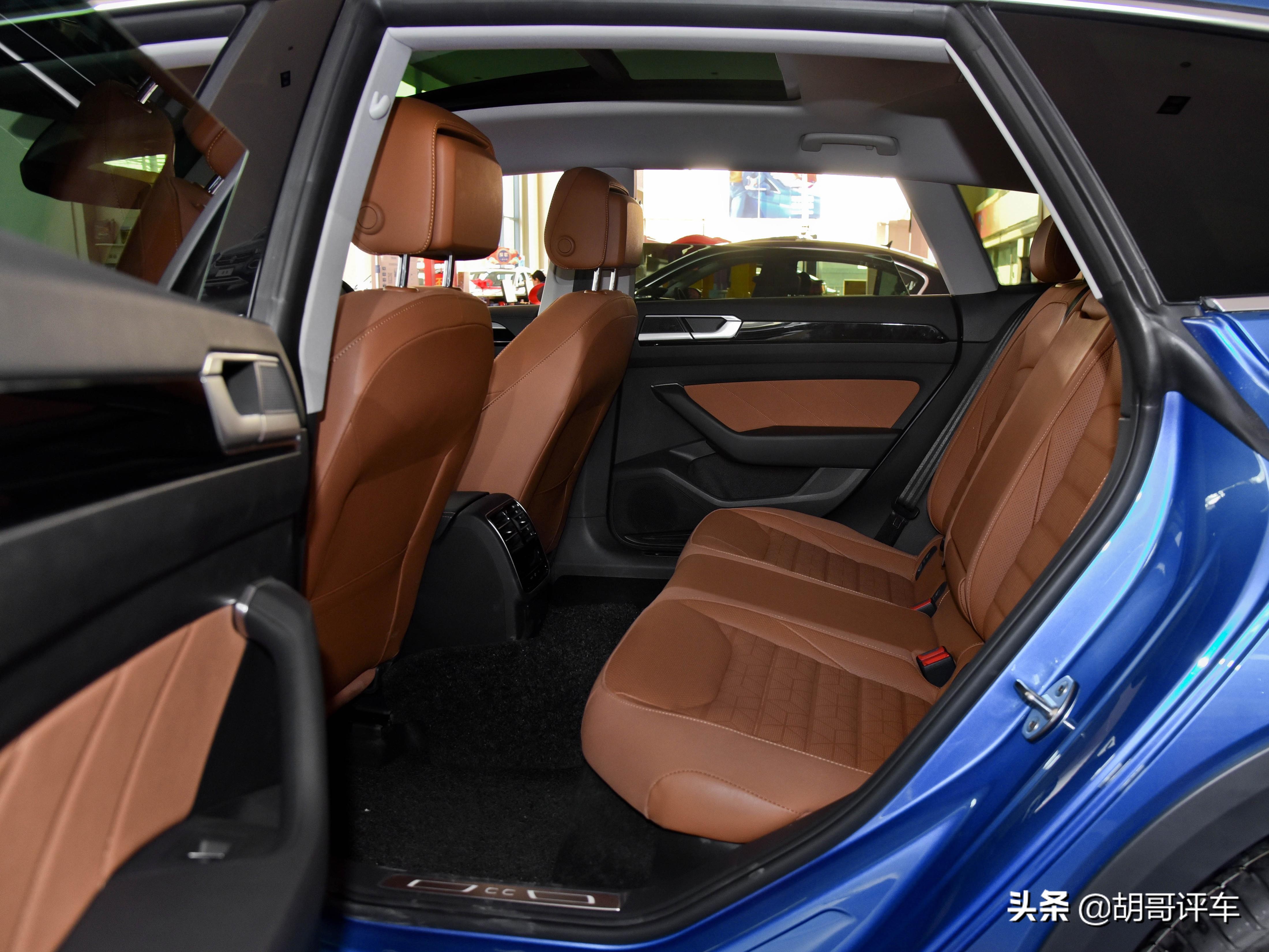 大众cc2022新款猎装和炫目版哪个好,大众cc全系列车型大全