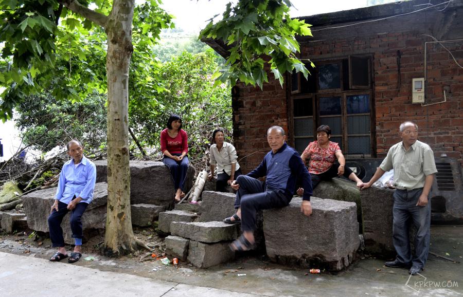 手指头上的斗和簸箕农村里的说法,老人为什么喜欢看垃圾桶