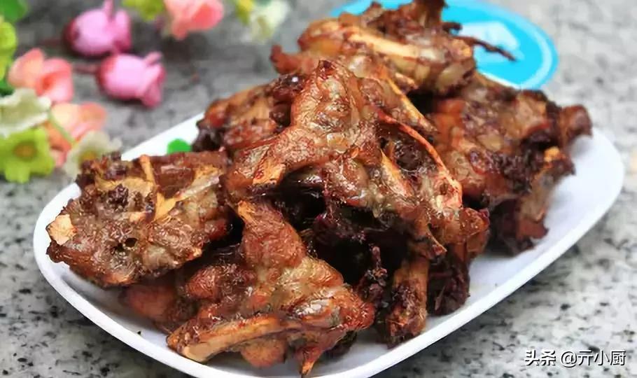 沈阳抻面鸡架视频,鸡架抻面