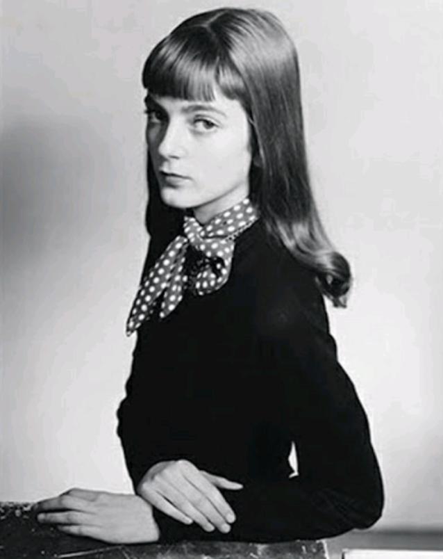 超模卡门：74岁痛失爱人还被好友骗到破产，86岁走秀依旧艳压群芳